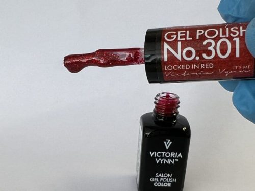 Victoria Vynn – Gel Polish – 301 – Locked In Red